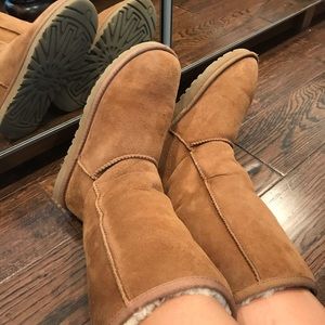 Tan Ugg’s sz 7 EUC